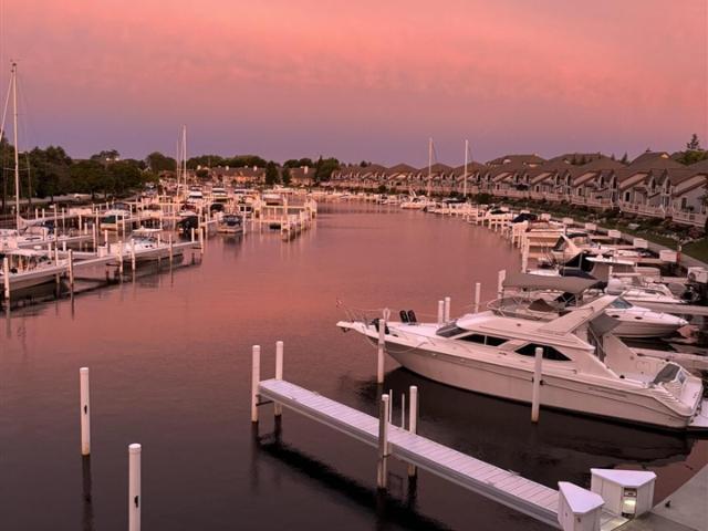 Condo for sale in Manistee, Michigan