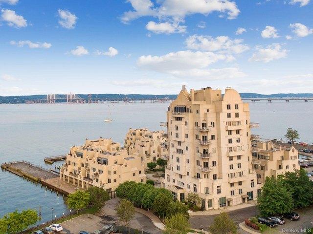 Condo for sale in Rockland, New York