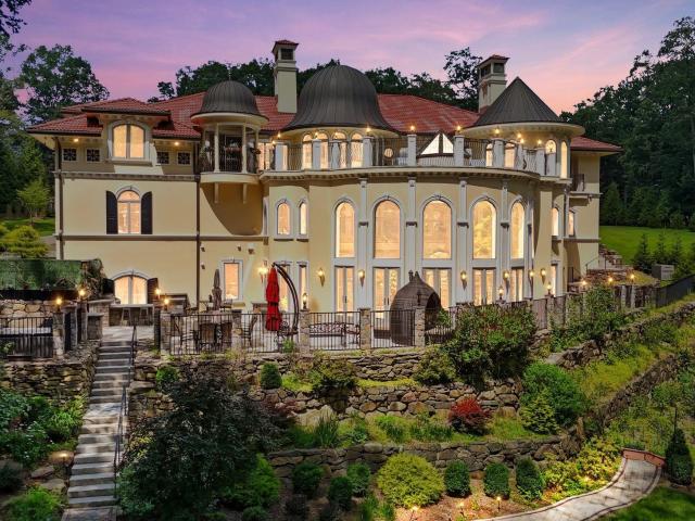 House for sale in Saddle River, New Jersey