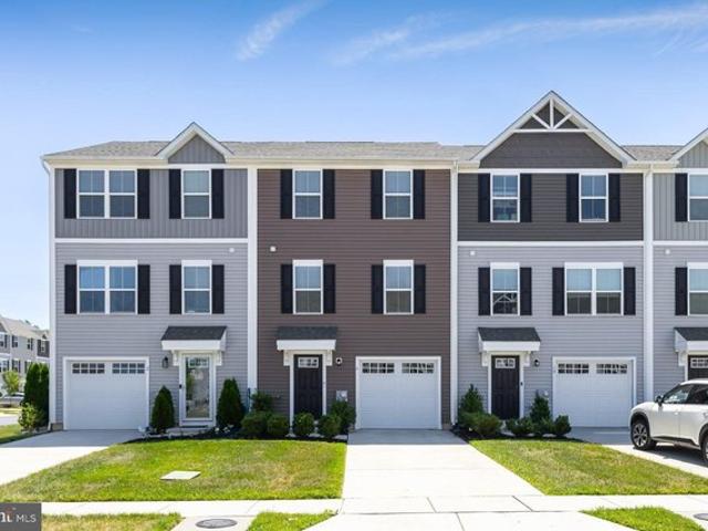 Townhouse for sale in Williamstown, New Jersey