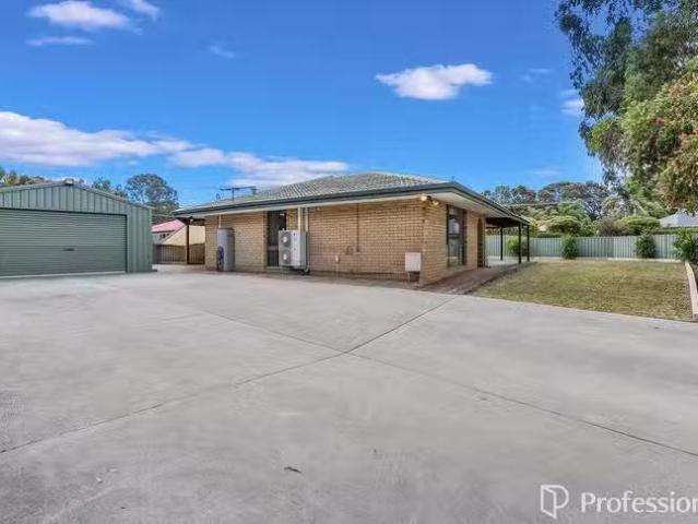 House for rent in Forrestfield, Western Australia