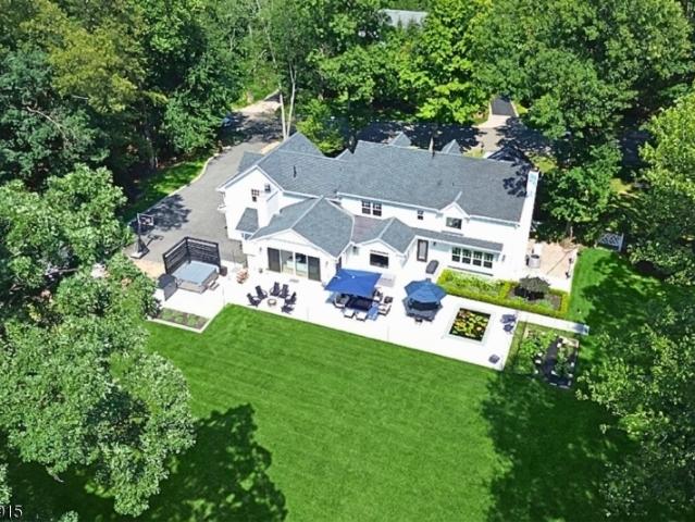House for sale in Allendale, New Jersey
