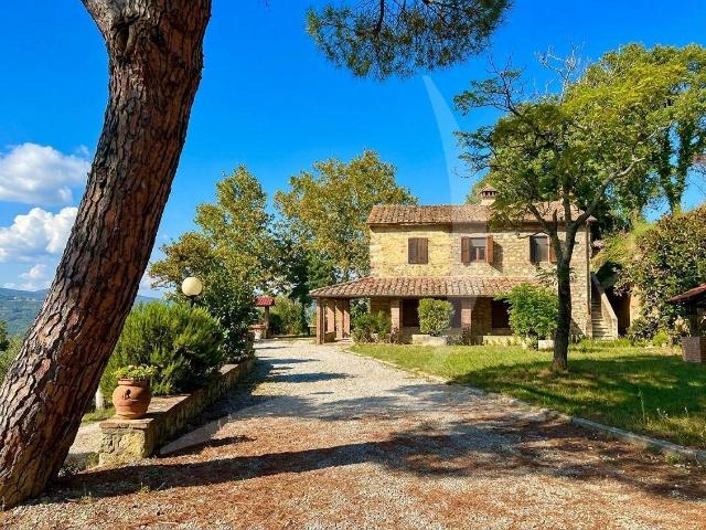 Casa in vendita a Cetona, Toscana