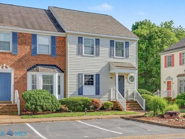 Townhouse for sale in Virginia