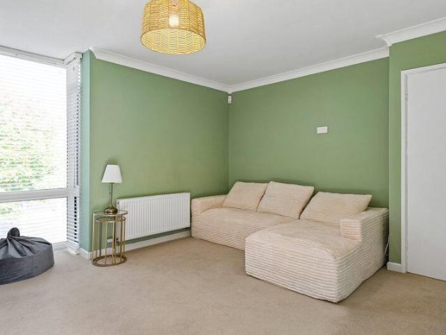 Apartment to rent in Cherbury Court, Blackrock