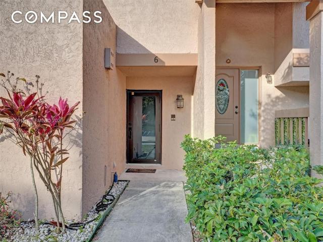 Townhouse for sale in Cooper City, Florida
