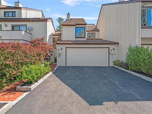 Townhouse for sale in Suffern