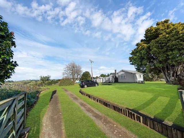 House for sale in Awhitu