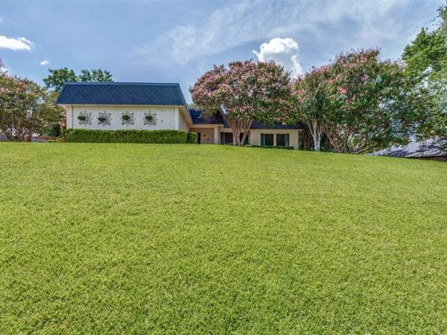 House for sale in Benbrook, Texas