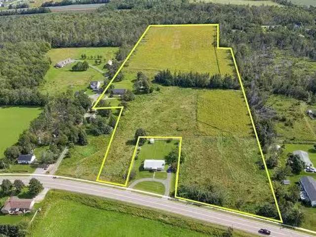 House for sale in Stratford, Town of Stratford