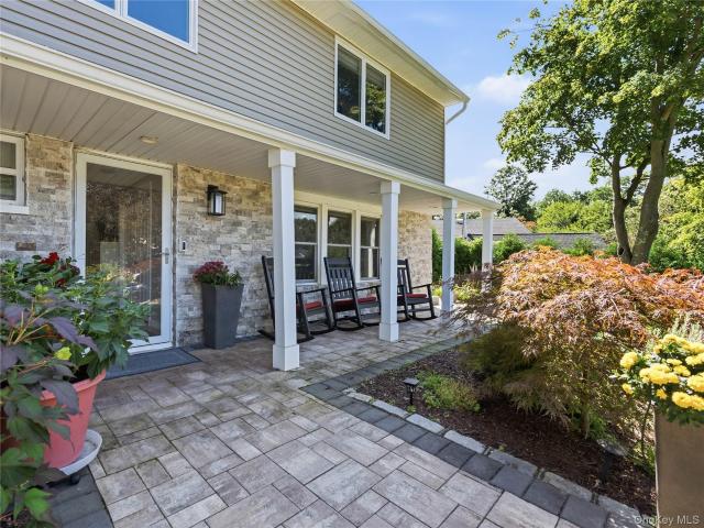 House for sale in Glen Cove Landing, City of Glen Cove