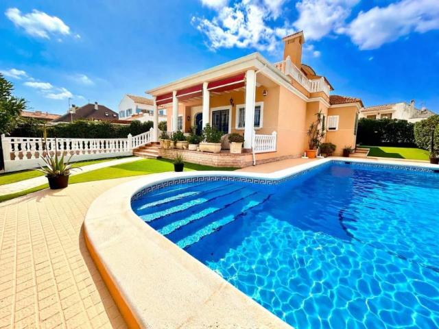 Casa en venta en La Mata, el Baix Segura / La Vega Baja