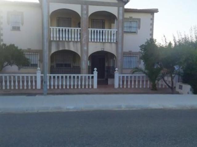 Casa en venta en La Carlota, Andalucía