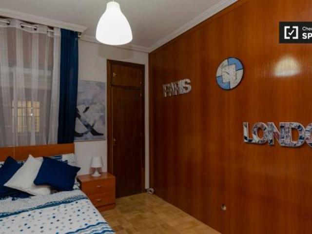 Habitación en alquiler en Alcalá De Henares, Distrito V