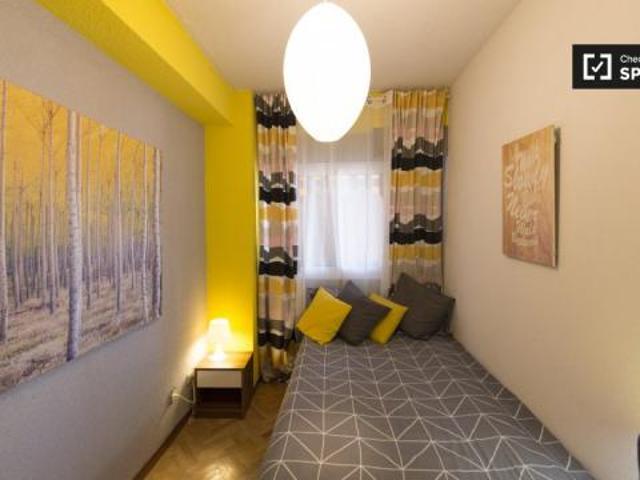 Habitación en alquiler en Alcalá De Henares, Distrito V