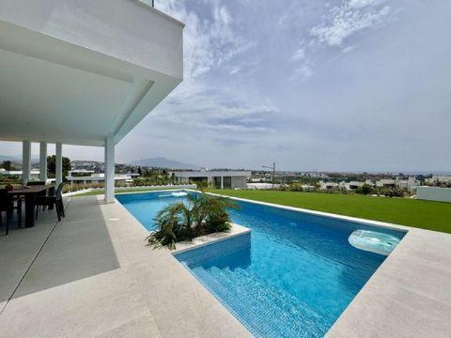 Chalet en venta en Abegondo, A Coruña