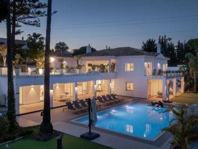 Chalet en venta en Atalaya, Costa del Sol Occidental