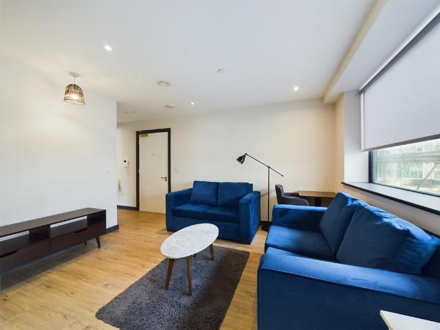 Apartment for rent in Cavern Quarter, Calderstones
