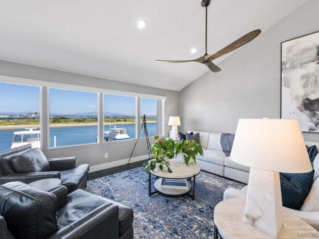 Condo for sale in Coronado, San Diego County