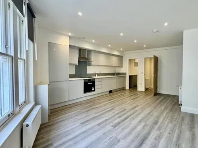Apartment for rent in Earl's Court, Isle Of Man