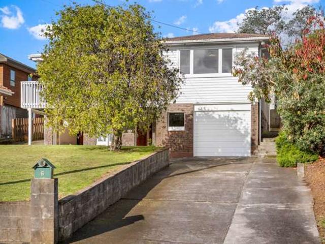 House for sale in Hillsborough
