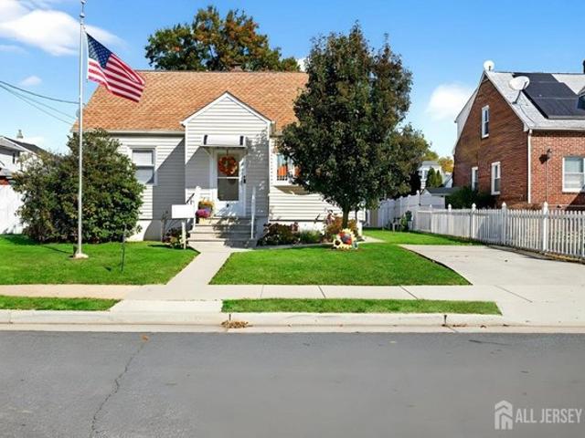 House for sale in Carteret, New Jersey