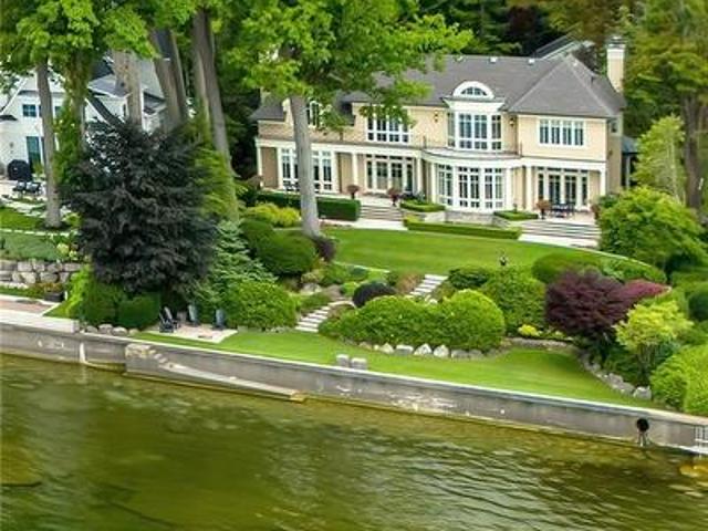 House for sale in Oakville, Ontario