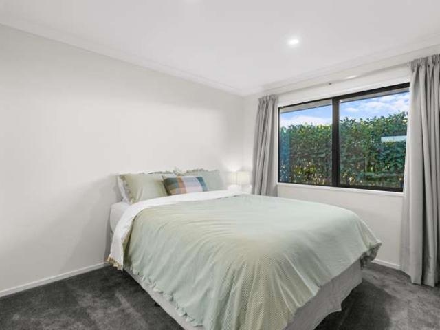 House for sale in Chaslands, Canterbury