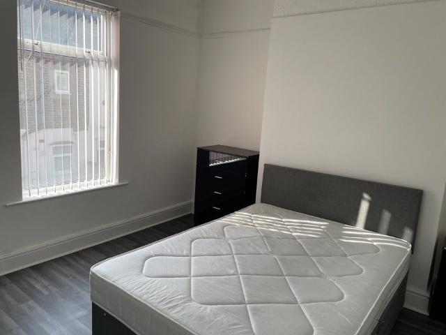 House for rent in Calderstones