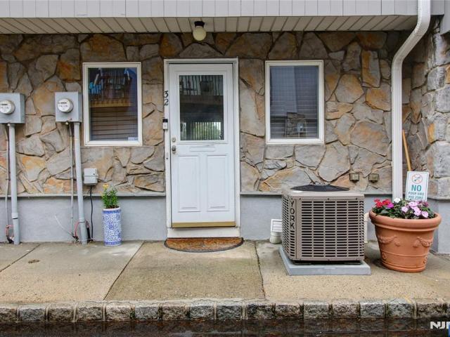 Townhouse for sale in Belleville