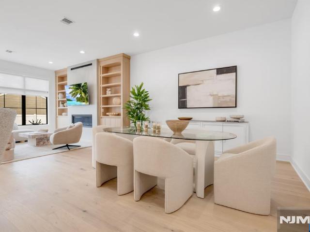 Townhouse for sale in Paramus, Bergen County