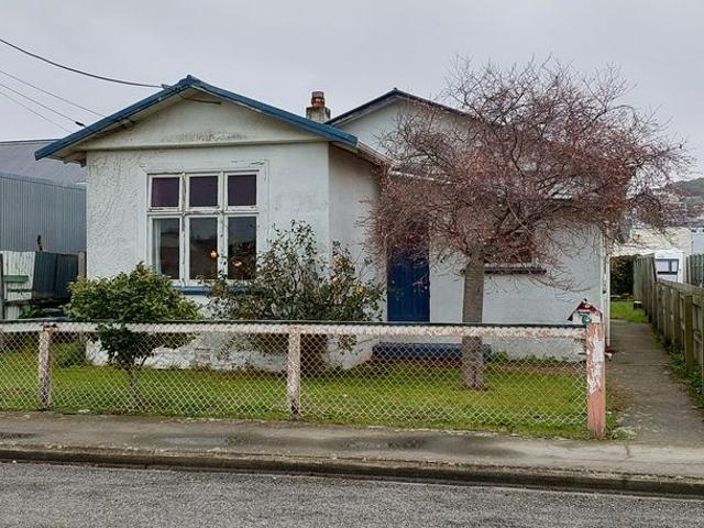 House for rent in Otakou