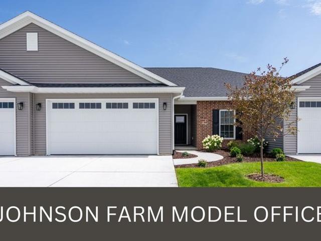 Townhouse for sale in Johnson Farm Estate, Le Claire