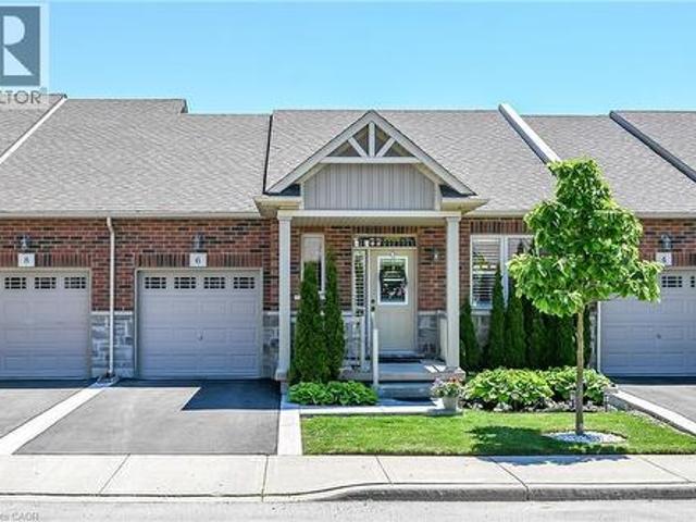 Townhouse for sale in Ancaster, Ontario