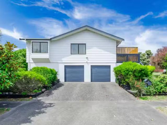 House for sale in Waikanae Beach, Wellington