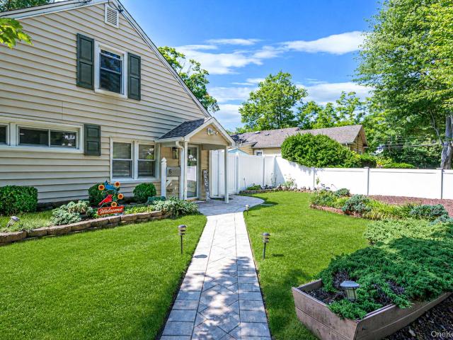 House for sale in Bohemia, New York