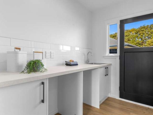 House for sale in Chaslands, Canterbury