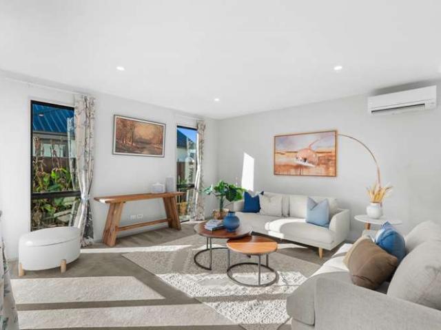 House for sale in Chaslands, Canterbury