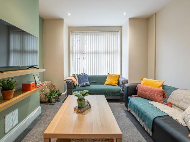 House for rent in Hyde Park, Leeds