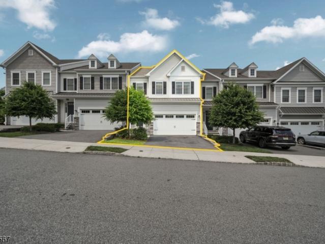 Townhouse for sale in Cedar Grove, New Jersey