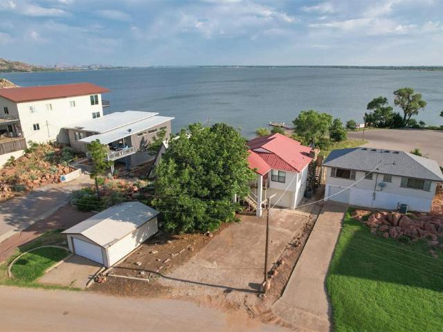 House for sale in Lone Wolf, Oklahoma