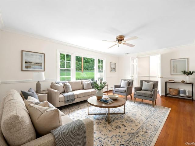House for sale in Baldwin Place, New York