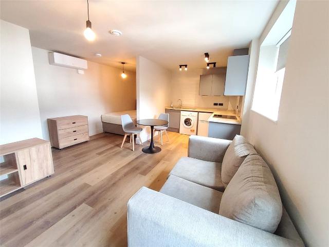 Studio for rent in Rush Green, Greater London