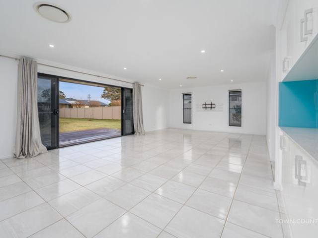 House for sale in Abington, New South Wales
