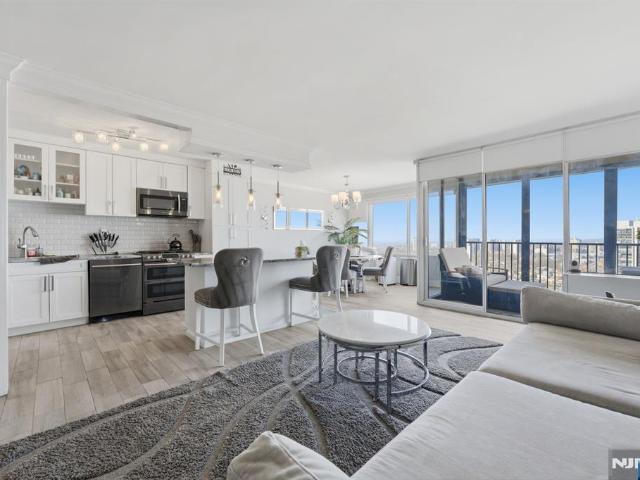 House for sale in Fort Lee, New Jersey