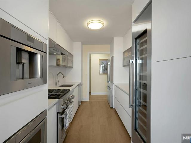 Property for sale in Fort Lee, New Jersey