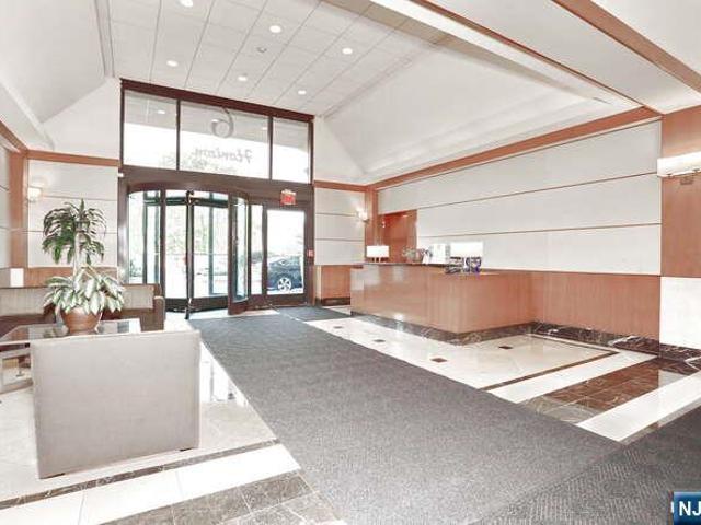 House for sale in Fort Lee, New Jersey