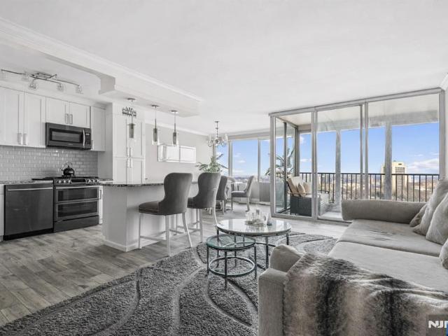 House for sale in Fort Lee, New Jersey