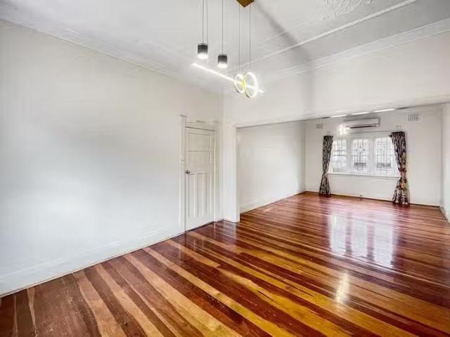House for rent in Burwood