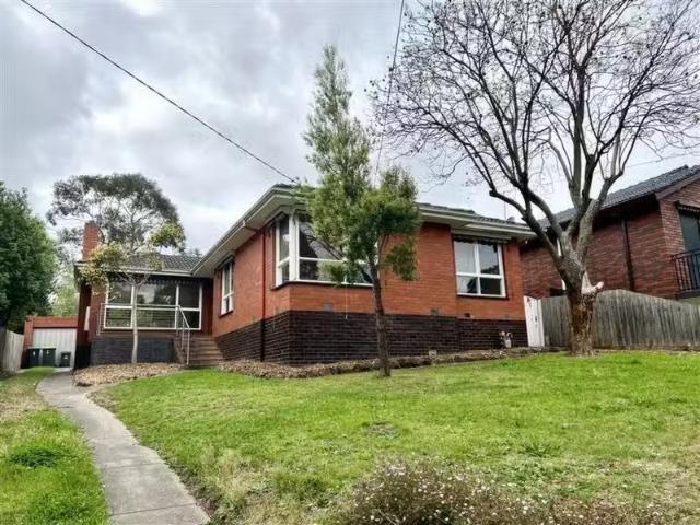 House for rent in Mont Albert North